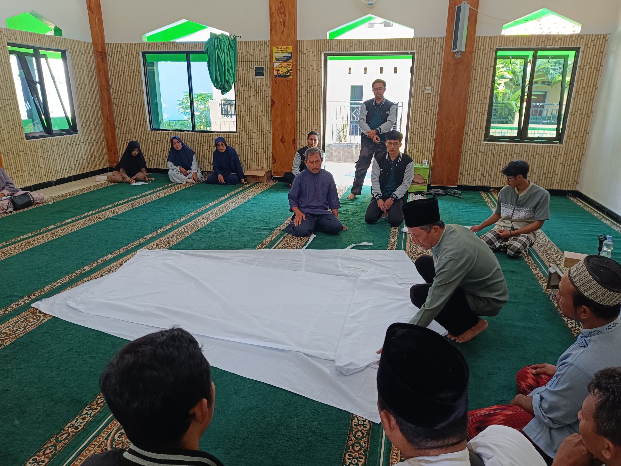 Pelatihan Pemulasaraan Jenazah di Masjid Nurul Ikhsan Dengan Narasumber Ustadz Tio Sutiyono
